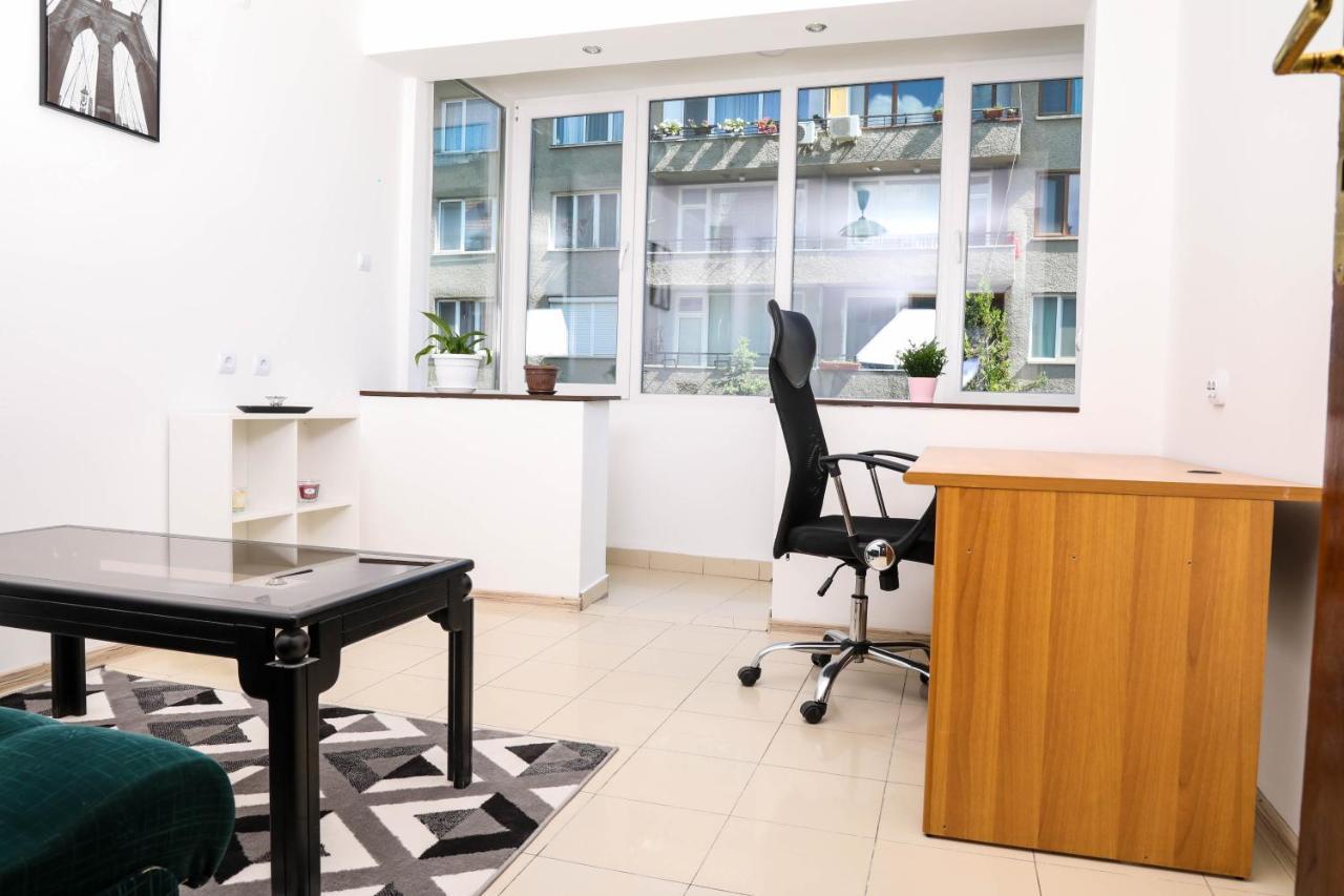 Krichim Apartments,Three-Bedroom, Large Apartment, Top Center Sofia Extérieur photo
