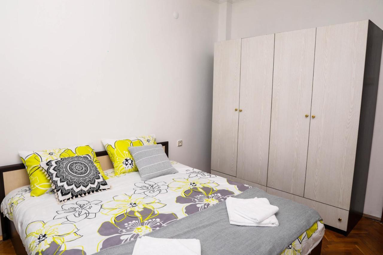 Krichim Apartments,Three-Bedroom, Large Apartment, Top Center Sofia Extérieur photo