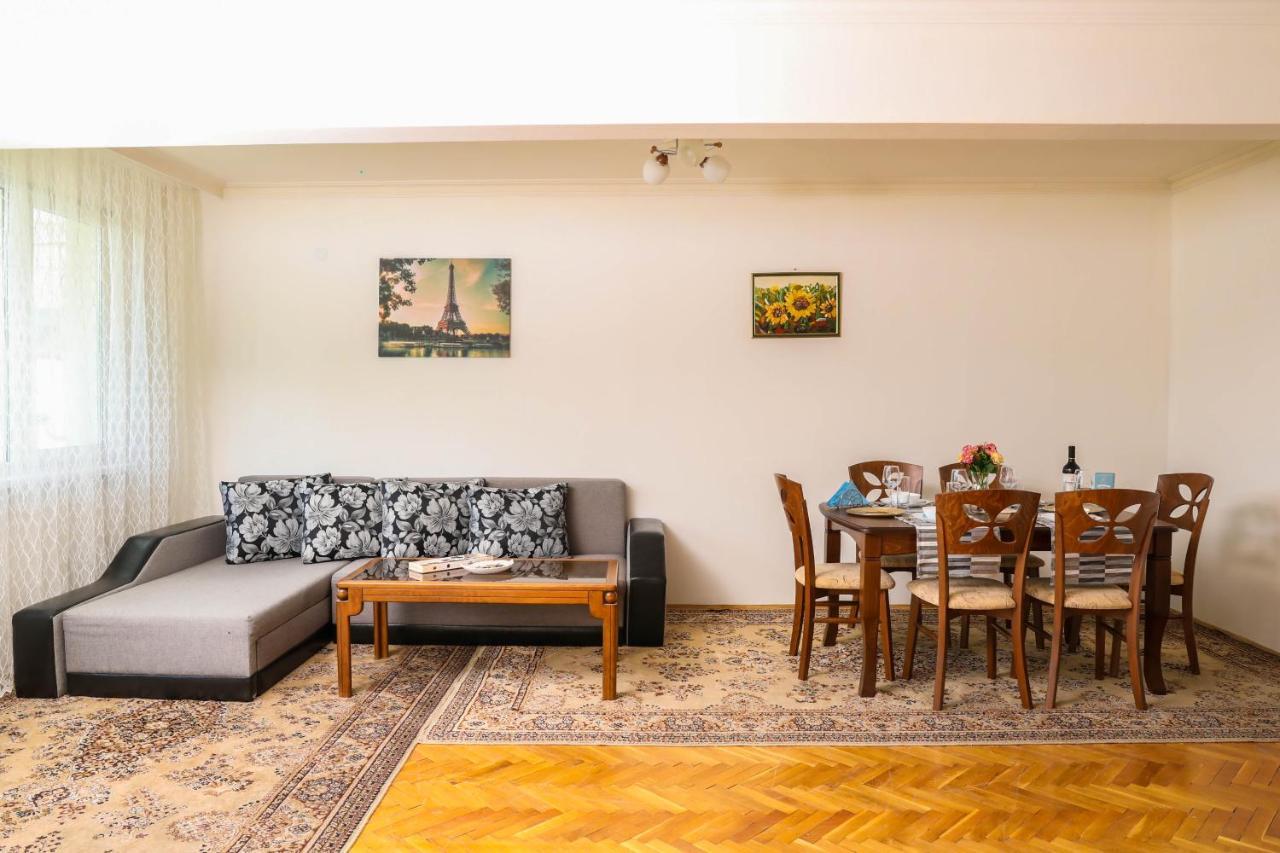 Krichim Apartments,Three-Bedroom, Large Apartment, Top Center Sofia Extérieur photo